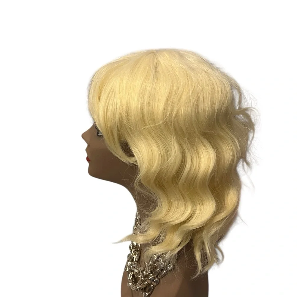 Blonde Wavy Hair Wig – Medium Length